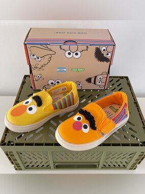 TOMS x Sesame Street Bert Ernie Luca Slip On Shoes Toddler 7 BNIB